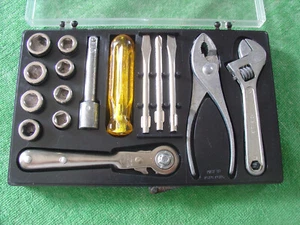 VINTAGE 1/4" ANTRIEB RATSCHE WERKZEUG SET 16-TEILIG MULTI-TOOL SET IN OVP - Bild 1 von 4