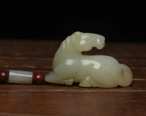 China Exquisite Hetian Jade Nephrite Hand-carved Horse Steed Statue Pendant - Picture 1 of 9