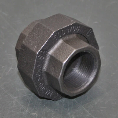 Malleable Iron Pipe Union 1LCA8, 1-1/4" x 1-1/4" NPT, 1500 WOG PSI / Class 300 - Image 1 of 4