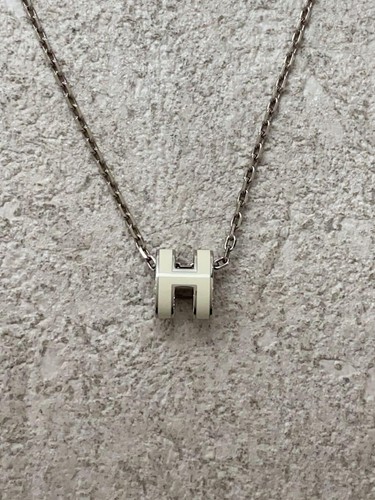 HERMÈS HERMES Collana Bianca con Top per Donna H Charm Pop Frassino Mini Argento Usata