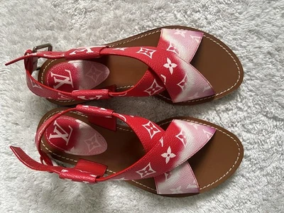 Sandalias LOUIS VUITTON Escale Rojo Rosa Ombré LV Monograma Logo EU 38 US8 Foto 1 de 4