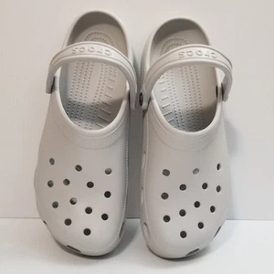 Zuecos clásicos unisex Crocs 10001 grises para hombre talla 11 sandalias sin cordones usados en excelente estado - Imagen 1 de 13