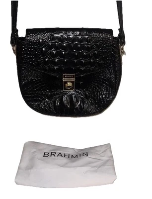 BOLSO BANDOLERA BRAHMIN LIZZIE NEGRO COCODRILO EN RELIEVE USADO EN EXCELENTE ESTADO 💚 Foto 1 de 4