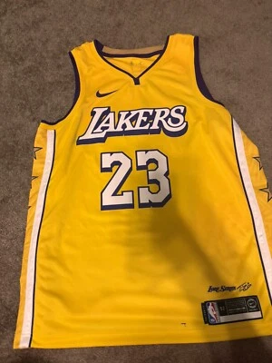 NUEVA Camiseta LeBron James Lakers Shaq Lore City Edition Serie 52 Nike Para Hombre Foto 1 de 4