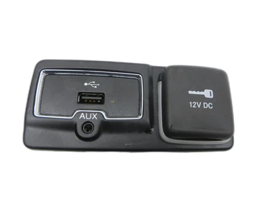 USB Buchse 12V Steckdose für Jeep Renegade 18-24 07356934240 91TKM!!! - Bild 1 von 4