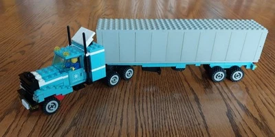 LEGO set 1552 Maersk Truck and Trailer Unit, USED - Image 1 of 4