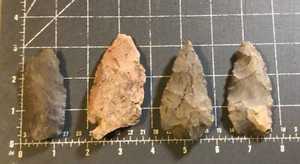 Native American ~ Artifacts ~ Arrowheads ~ ~ Midwestern ~ Lot of 4 - Picture 1 of 10