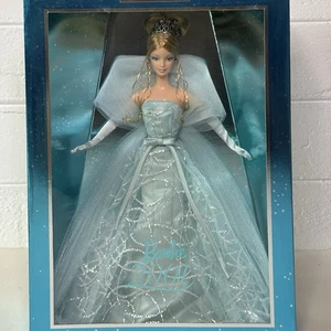 Barbie Bambola 2001 Edizione da Collezione Vestito Azzurro 50841 SIGILLATA - NRFB - Foto 1 di 5
