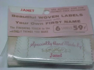Etiquetas de costura tejidas vintage "especialmente hechas a mano por JANET" embalaje original - Imagen 1 de 1