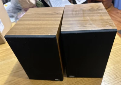 DESIGN ACOUSTICS PS-6a 2-WAY, 8 OHM BOOKSHELF SPEAKERS Work great! - Image 1 of 4
