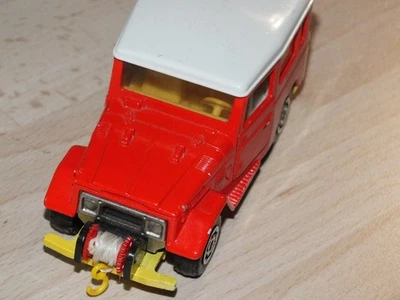 Toyota BJ Majorette 1/35 Rouge en très bon état ! - Photo 1/3