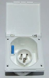 MAINS 230V 16A FLUSH INLET SOCKET WHITE CARAVAN CAMPER MOTORHOME MALE EHU IP44 M - Picture 1 of 3