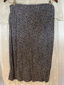 Style & Co Women Black Floral Skirt Size 6P (28"×24") - Picture 1 of 3