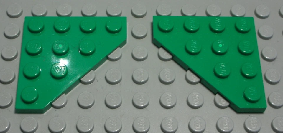 Lego Platte Ecke 4x4 Grün 2 Stück                      (3087) - Bild 1 von 1