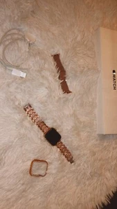 apple watch se rose gold 40’ 2 new bands - Picture 1 of 3