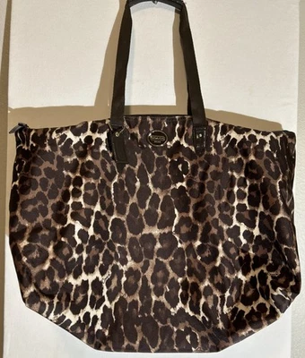 BOLSO COACH WEEKENDER CON ESTUCHE DE ASEO/COSMÉTICOS A JUEGO Foto 1 de 4