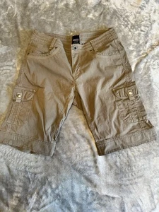Kuhl Cargo Shorts Womens Sz 8 Hiking Green Stretch Bermuda Outdoor. - Picture 1 of 14