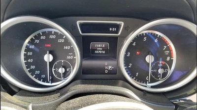 Grupo de medidores de velocímetro clase GL 2015-2016 107 k millas Mercedes-Benz Foto 1 de 4