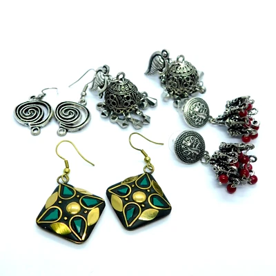 Lotto di 4 orecchini in argento ossidato Boho | Gioielli pendenti etnici trib... - Immagine 1 di 4