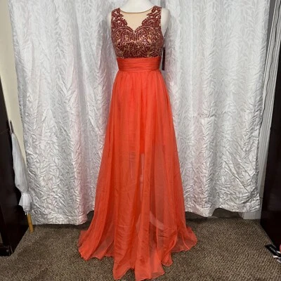 Vestido formal de dama de honra Sherri Hill estilo 1945 coral tamanho 0 longo formatura frisado - Imagem 1 de 4