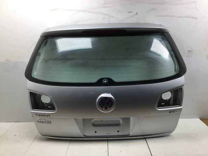 Volkswagen Passat SW 2006 2010 portón trasero carcasa plateada OEM+ Foto 1 de 4