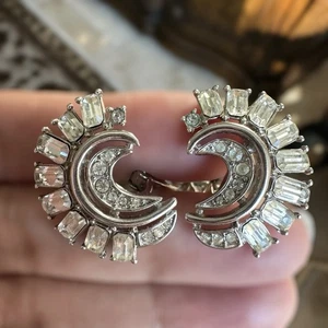 Vintage Krone Trifari Clip Ohrringe 1" klar Baguette Kristall Strass silberfarben - Bild 1 von 8