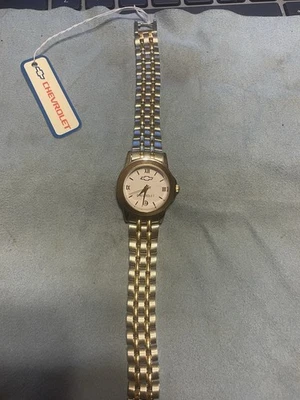 Ladies Vintage Chevrolet Date award Watch Gold Silver in the box - Image 1 of 4