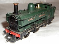 A HORNBY 0-6-0 PANNIER TANK LOCO. GWR GREEN LIVERY. SUPER.BOXED. LOOKSEE.....