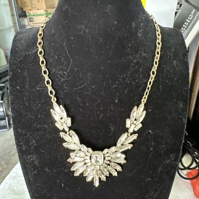 BANANA REPUBLIC CRYSTAL FEATHER NECKLACE - Image 1 of 4