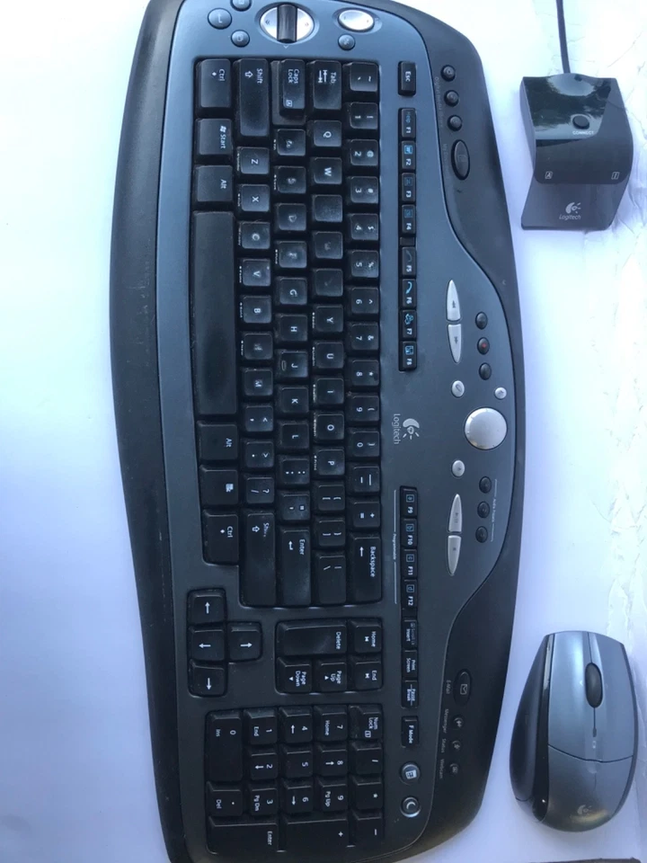 Untested Logitech LX 700 Ergonomic Cordless Desktop Keyboard and Mouse - 2004 - Image 1 of 1