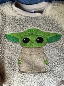 Kids Size 5 Adorable baby Yoda sweatshirt by Star Wars Cozy Plush Excellent Cond - Picture 1 of 24