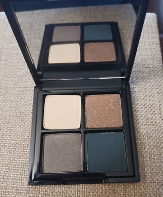 Glo skin Beauty  Northern lights shadow Quad  0.22 oz - Image 1 of 4