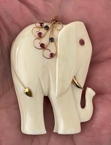 "Colgante grande de elefante blanco de oro amarillo macizo de 14 quilates con ojo de rubí colgante de 2"" de alto" - Imagen 1 de 2