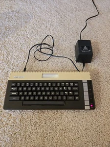 Ordinateur Atari 600XL avec alimentation s'allume propriétaire d'origine - Photo 1/24