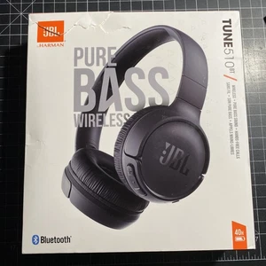 Auriculares intrauditivos inalámbricos JBL JBLT510BTBLKRP Tune con bajos puros, negros - Imagen 1 de 8