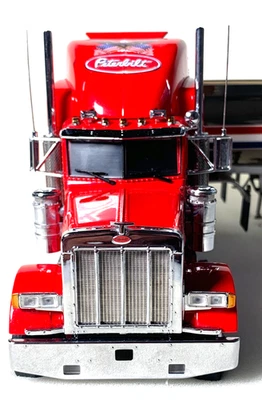 Franklin Mint Peterbilt Tractor Semi Red w/ Chrome Tanker scale 1:32 INV# 4344 - Image 1 of 4