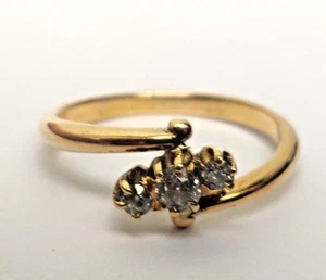 18ct Yellow Gold Ring Diamonds Three Stone Setting Hallmarked Band Ring Size M - Picture 1 of 8