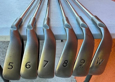 Ping G10 Black Dot Irons set 5-W. Steel CFS Shafts. Regular Flex. Ping grips. RH - Image 1 of 4