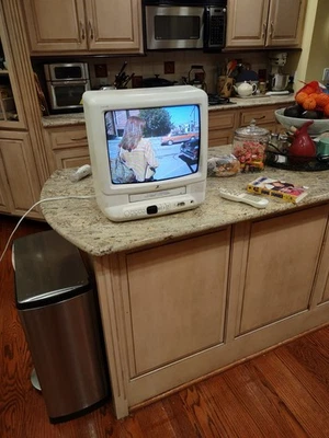 Zenith TVBR1330W 13英寸电视/VCR组合VHS白色前输入复古游戏带遥控器 — 第 1/4 张图片