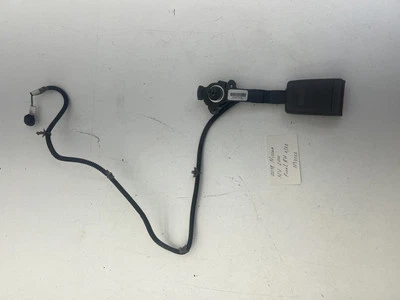 Nissan NV 2500 2012-2020 hebilla de cinturón de seguridad delantero derecho OEM. Foto 1 de 4