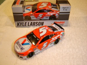 KYLE LARSON #5 VALVOLINE NASHVILLE RACED WIN 2021 1/64 ACTION DIECAST IN STOCK - Picture 1 of 1