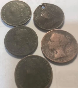 5 Queen Victoria farthing coins. 1st portrait 18?., 1864,1875,1884,1898 - Picture 1 of 6