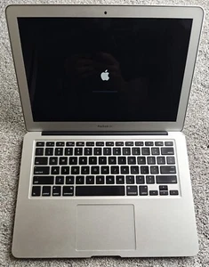 Apple MacBook Air 13.3 (250GB HD, Intel Core i5 5th Gen., 1.60GHz, 8GB RAM) - Picture 1 of 11