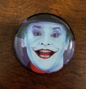 Batman promotional pin badge/button #6 - Tim Burton  - Picture 1 of 2