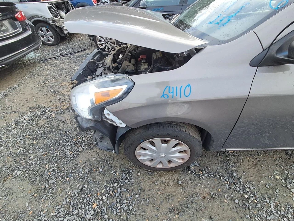 2016 Nissan Versa Driver Esquerdo Fender Sedan Cinza OEM Usado Apenas Pickup Local - Imagem 1 de 4