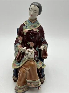 11” Chinese Porcelain Lady Petting Cat, Detailed Handmade. Missing an Earring. - Picture 1 of 19