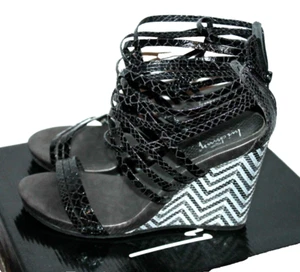 Sandalias Luichiny Be True para mujer punta abierta tacón de cuña negras con correa cobra talla 8 NUEVAS - Imagen 1 de 4