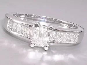 1.00ct Emerald Cut Genuine Diamond Ring H Colour VS Clarity in 18ct White Gold - Picture 1 of 1