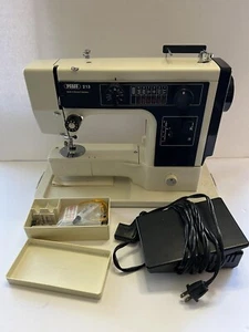 PFAFF VINTAGE SEWING MACHINE MODEL 213 (made in Germany) - Picture 1 of 12