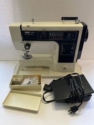 PFAFF VINTAGE SEWING MACHINE MODEL 213 (made in Germany) - Image 1 of 4